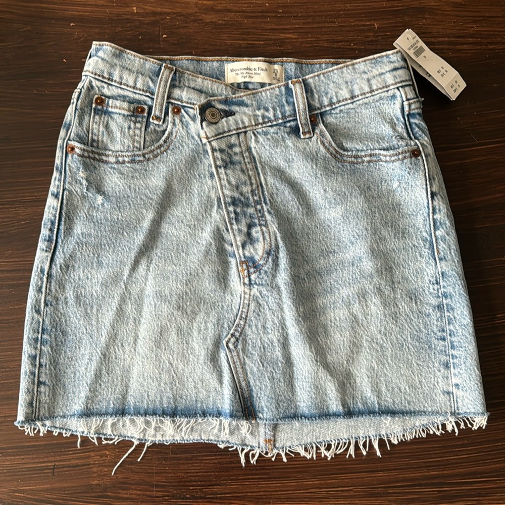 Abercrombie and Fitch 90’s Micro Mini skirt